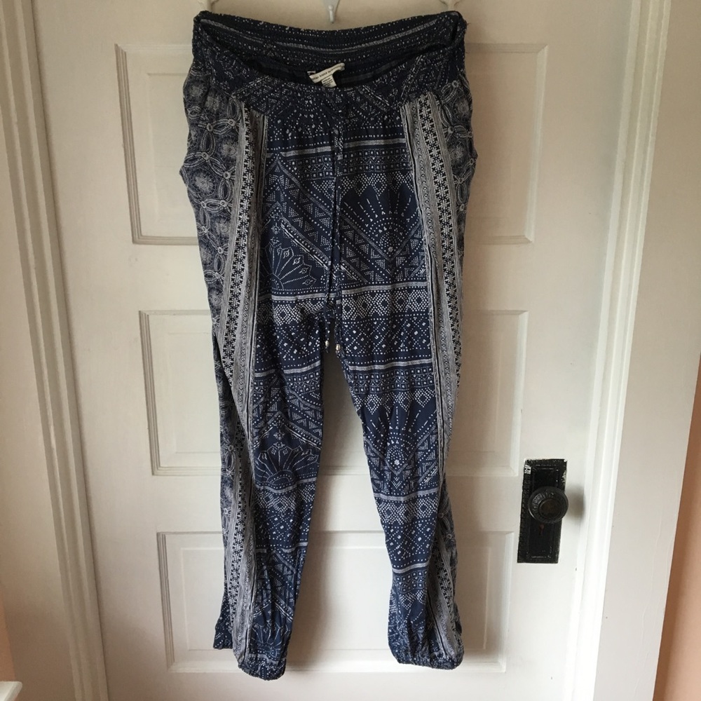 patterned American eagle pants